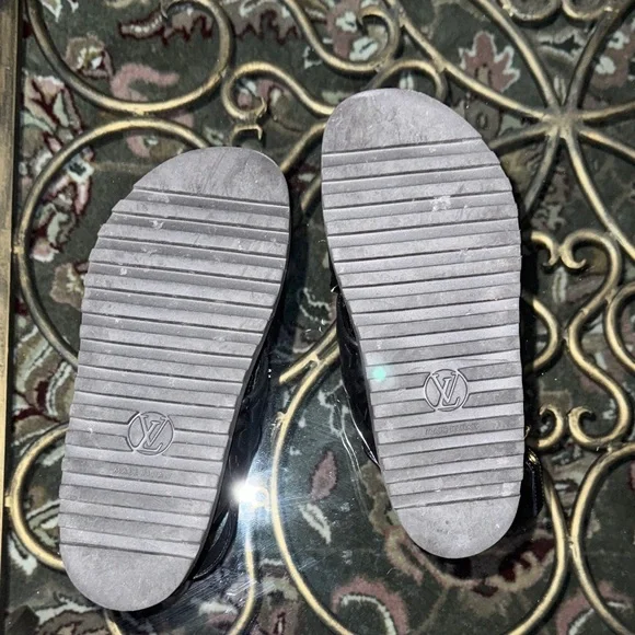 Louis Vuitton Black Sandals - Picture 7 of 7